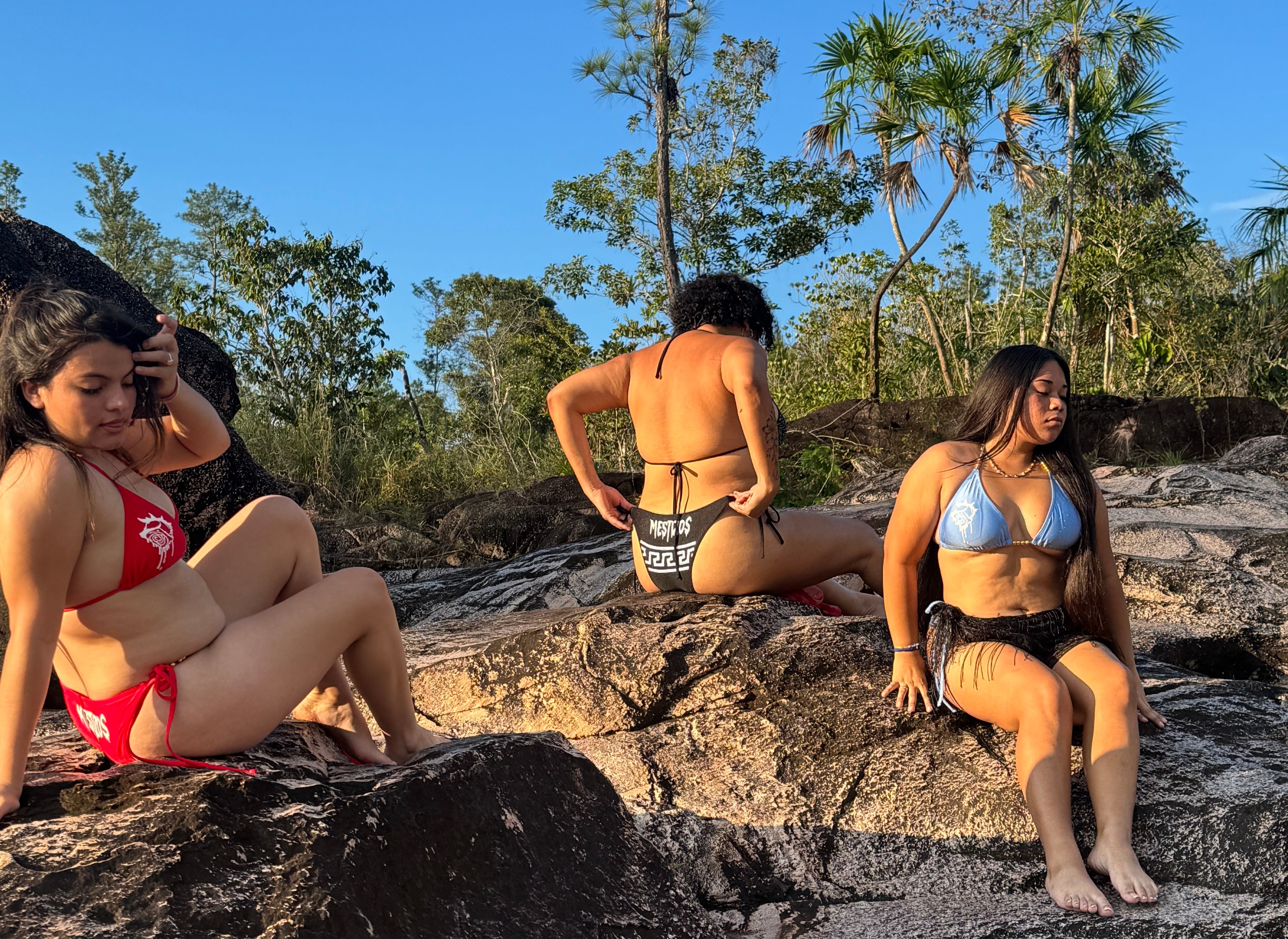 Mestizos bikini